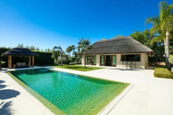 Chalet independiente en venta en Lugar Urbanizacion Sierra Blanca, 77 A, Marbella thumbnail 1