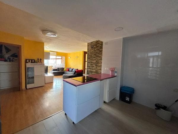 Piso en venta en Calle Cronista Vicente Martínez Morellá, 3, Alicante / Alacant thumbnail 2