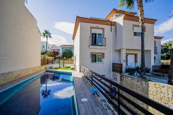 Chalet independiente en venta en Calle Riu Guadiana, Alfaz del Pi photo 1
