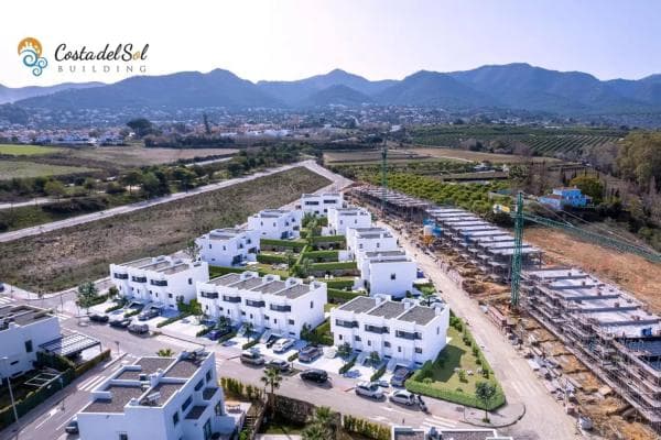 Коттедж на продажу в Calle Juanito Valderrama, Alhaurín de la Torre photo 1