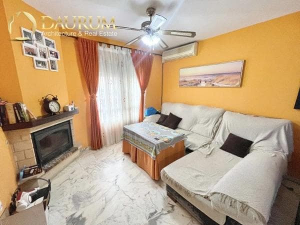 Коттедж на продажу в Calle Océano Pacífico, Alhaurín de la Torre photo 1