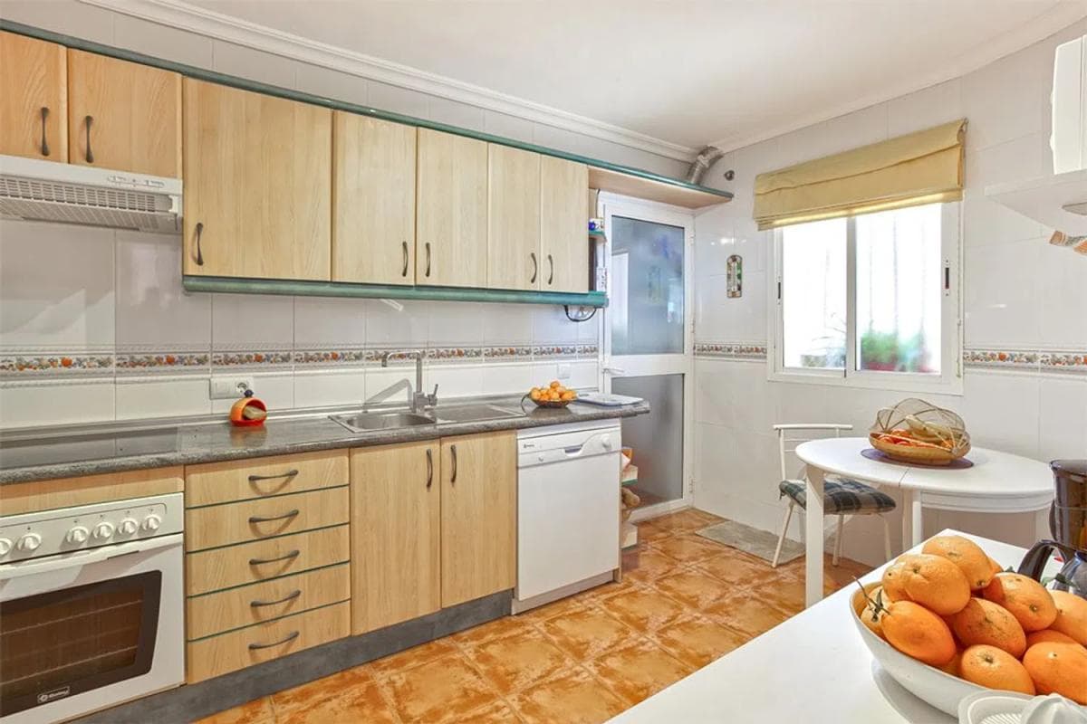 Sale of apartment in Barrio Zona Centro Comercial Torrequebrada, Benalmádena
photo 3