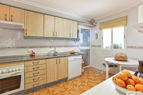 Apartment for sale in Barrio Zona Centro Comercial Torrequebrada, Benalmádena thumbnail 2