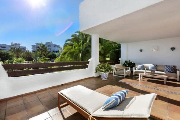 Mieszkanie na sprzedaż w Calle Lima, 8, Estepona photo 1
