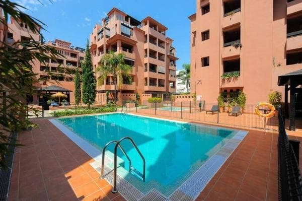 Apartment for sale in Calle Lapislázuli, Benalmádena photo 1