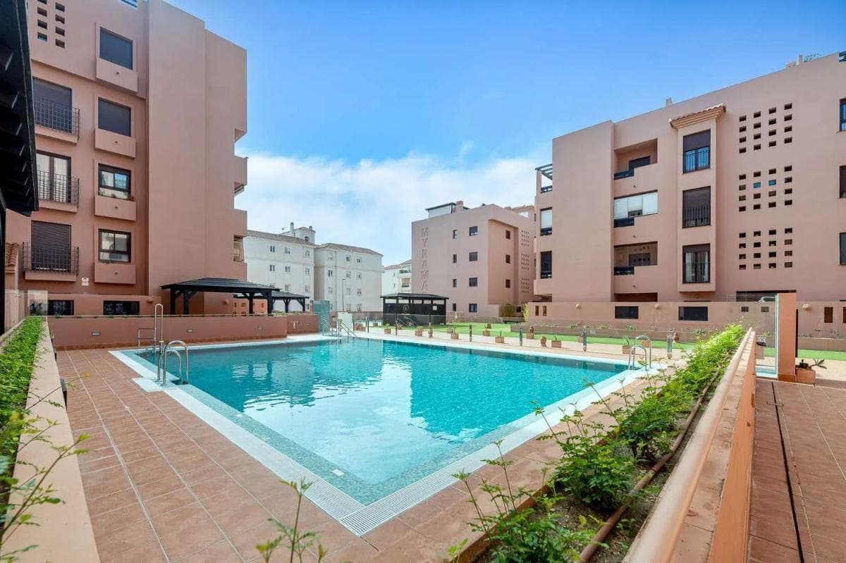 Sale of apartment in Calle Lapislázuli, Benalmádena
photo 5