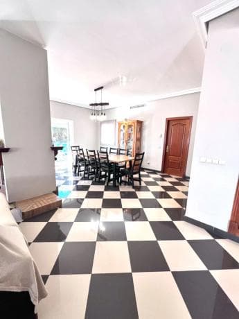 Detached villa for sale in Calle hungria s/n, Marbella thumbnail 2