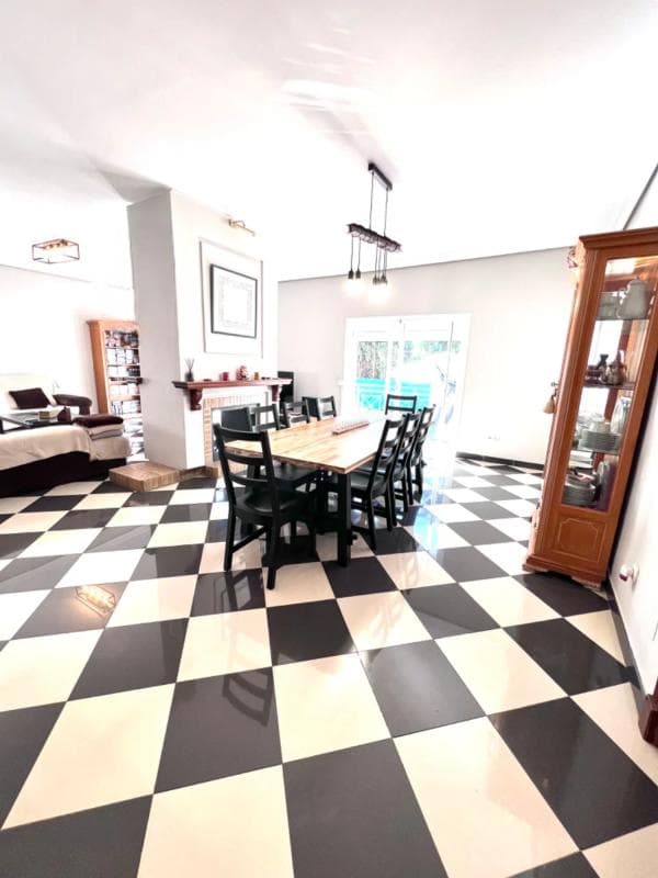 Sale of independent chalet in Calle hungria s/n, Marbella
photo 4