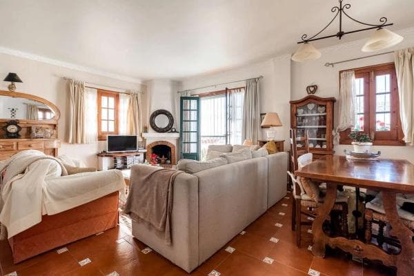 Коттедж на продажу в Avda Pescia - Ctra de Frigiliana, Nerja photo 1