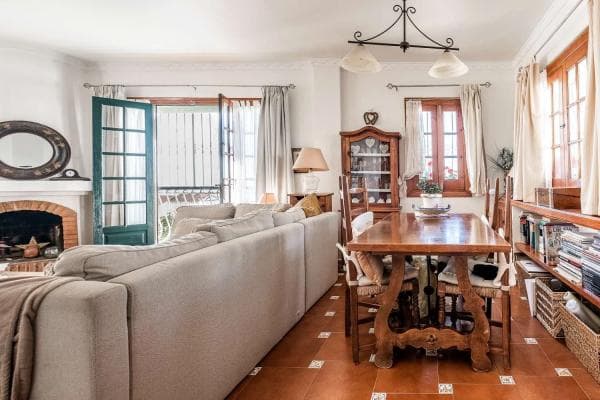 Коттедж на продажу в Avda Pescia - Ctra de Frigiliana, Nerja thumbnail 1
