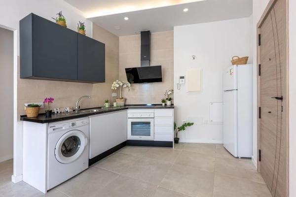 Piso en venta en Barrio Las Flores, Mijas thumbnail 1