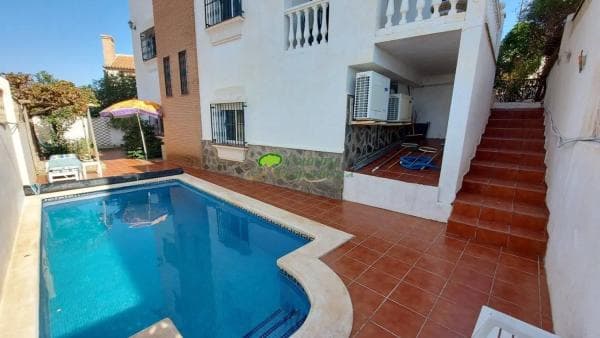 Коттедж на продажу в Urbanización Santa Rosa, Torrox photo 1