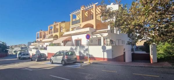 Коттедж на продажу в Calle Sierramar, 16, Nerja photo 1
