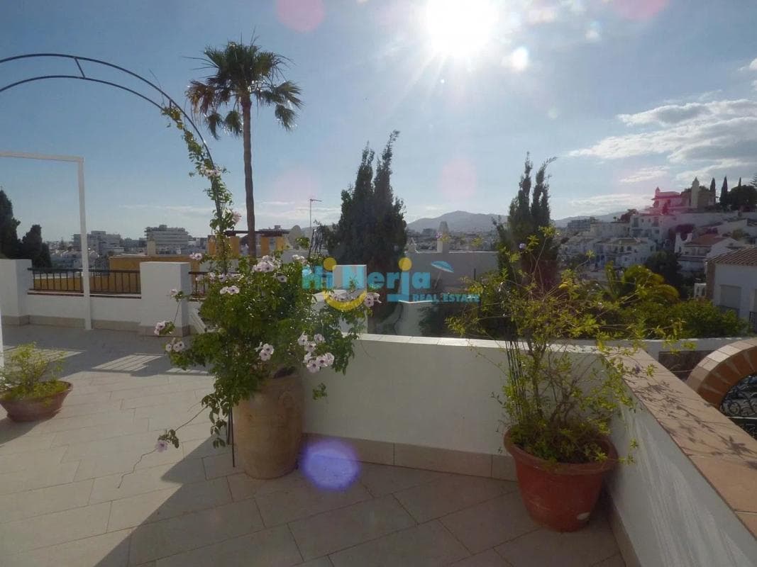 Venta de ático en Avda Pescia - Ctra de Frigiliana, Nerja photo 2