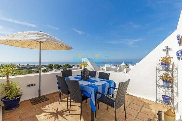 Коттедж на продажу в Avda Pescia - Ctra de Frigiliana, Nerja photo 1