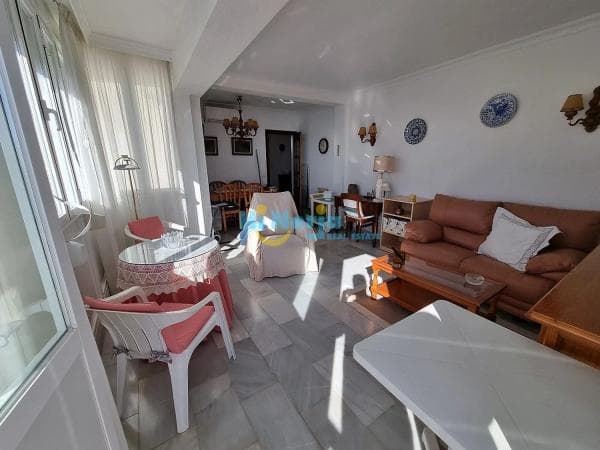 Продажа квартиры в Avda Pescia - Ctra de Frigiliana, Nerja thumbnail 2