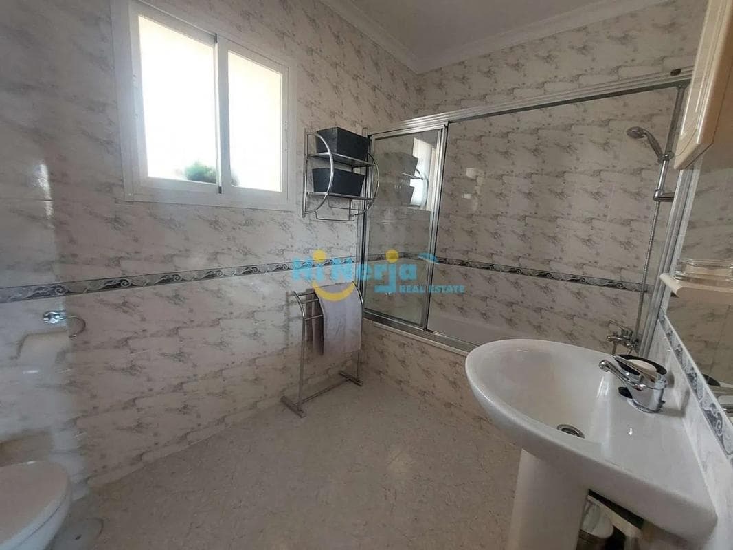 Venta de piso en Urbanización Santa Rosa, Torrox
photo 2