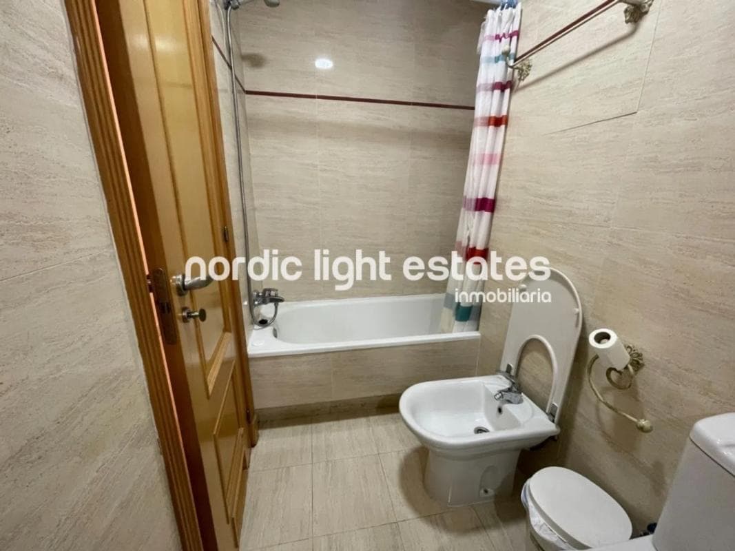 Venta de piso en Avda Pescia - Ctra de Frigiliana, Nerja
photo 3