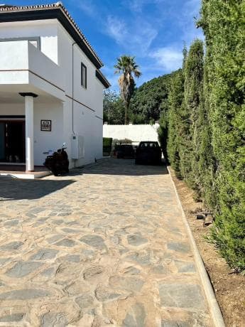 Detached villa for sale in Calle austria s/n, Marbella thumbnail 1