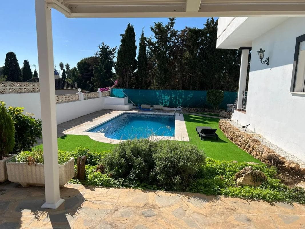 Sale of independent chalet in Calle austria s/n, Marbella
photo 3