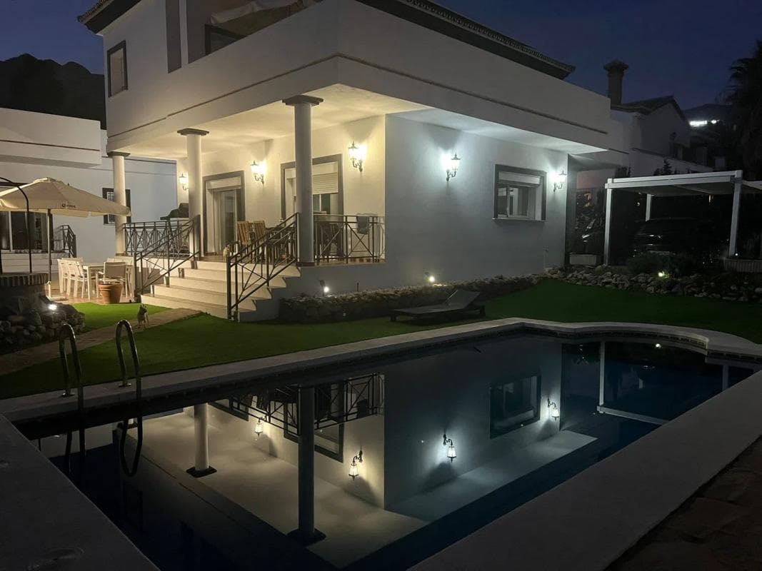 Sale of independent chalet in Calle austria s/n, Marbella
photo 4