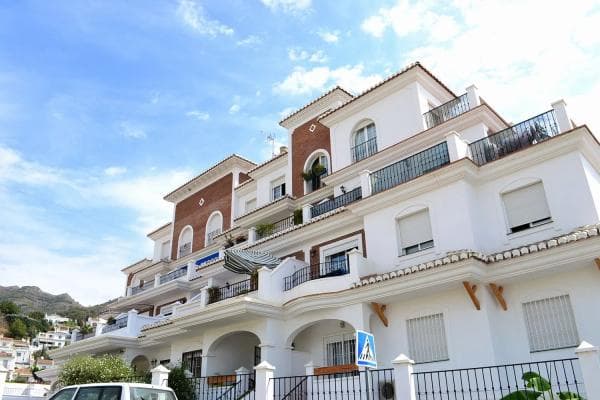 Продажа квартиры в Urbanización Paco Romo, 15 A, Nerja thumbnail 1