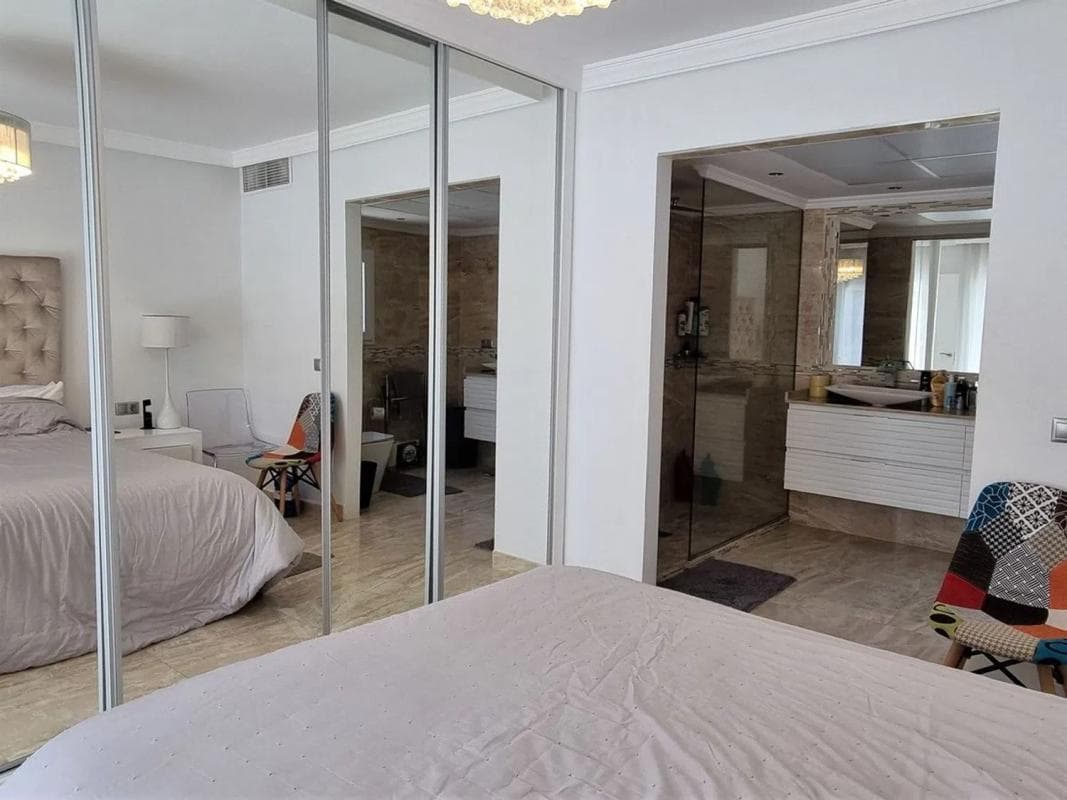 Venta de chalet independiente en Calle Italia, Marbella
photo 4