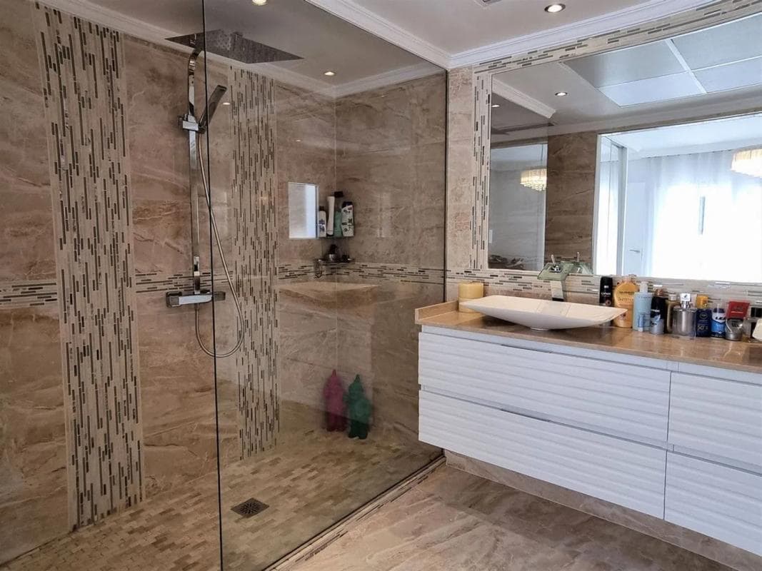 Venta de chalet independiente en Calle Italia, Marbella
photo 5