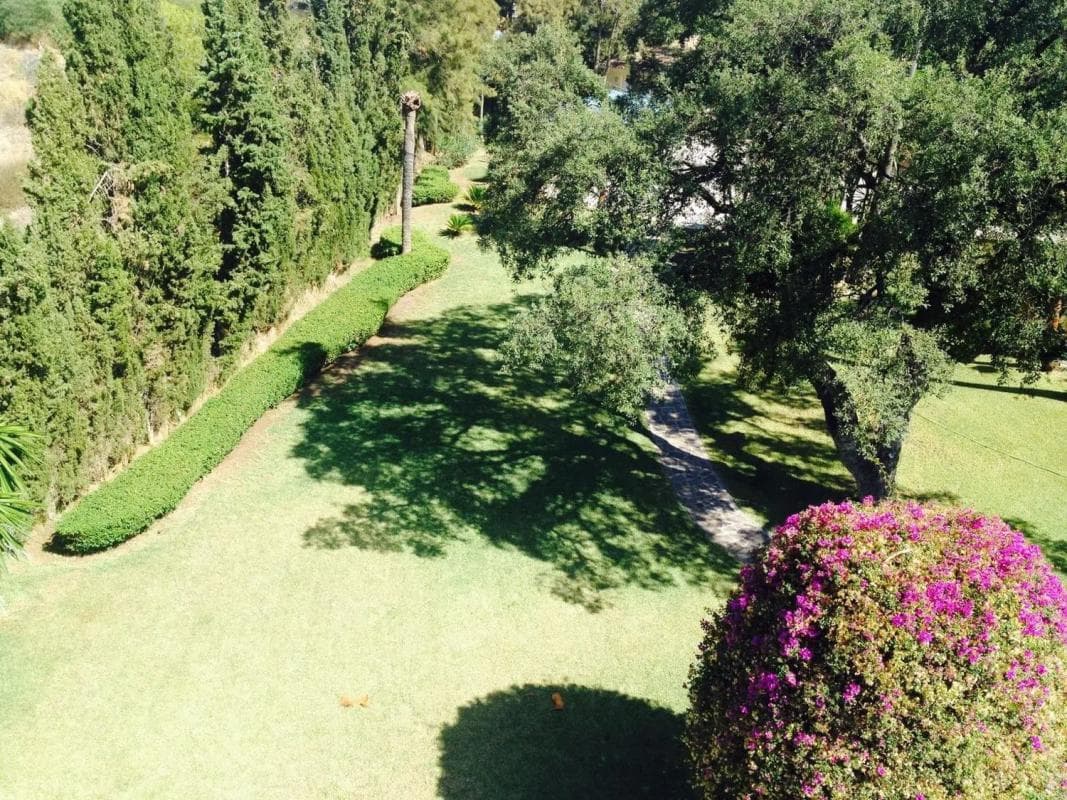 Sprzedaż niezależnego domku jednorodzinnego w Barrio Elviria, Marbella photo 2