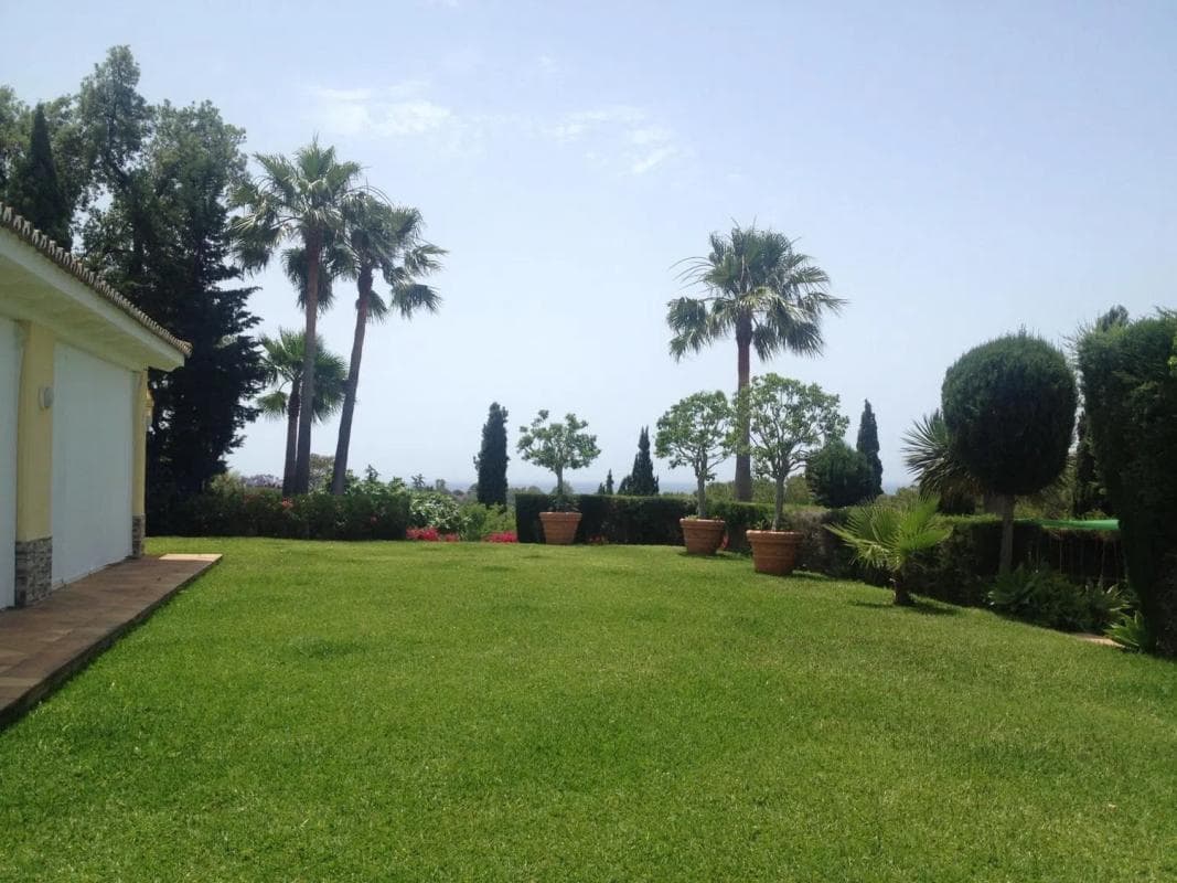 Sprzedaż niezależnego domku jednorodzinnego w Barrio Elviria, Marbella photo 5