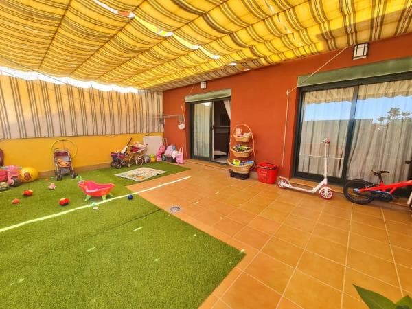 Коттедж на продажу в Calle Tamarindo, Vélez-Malaga photo 1
