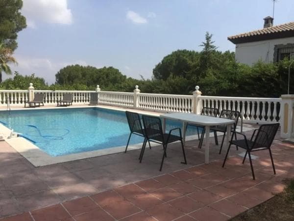 Коттедж на продажу в Pinos de Alhaurín, Alhaurín de la Torre photo 1