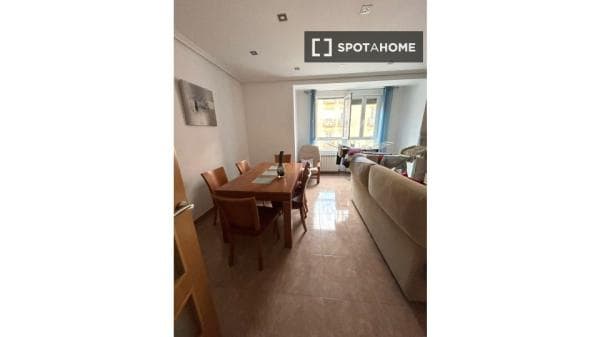 Habitación en piso compartido en valència thumbnail 2