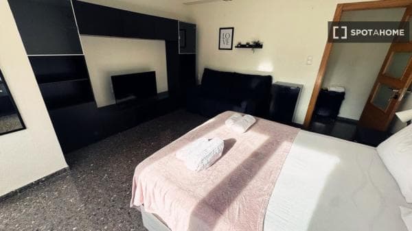 Habitación en piso compartido en valència thumbnail 2