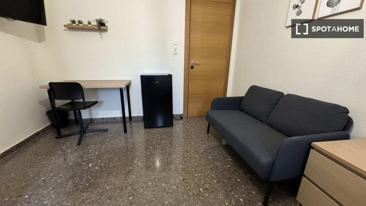 Properties for sale and rent in Spain photo 3