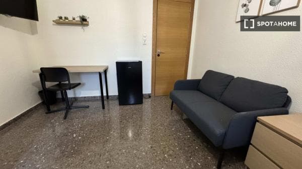 Habitación en piso compartido en valència thumbnail 2