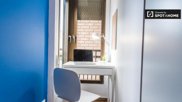 Se alquila habitación doble, apartamento de 5 dormitorios, El Pla del Real thumbnail 1