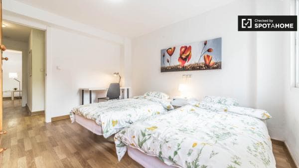 Se alquila habitación en Betero thumbnail 2