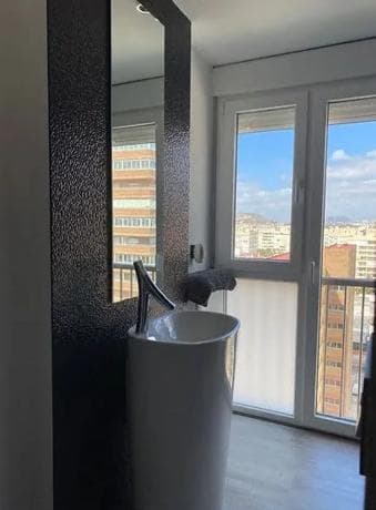 Piso en venta en Avenida Santander, Alicante / Alacant thumbnail 2