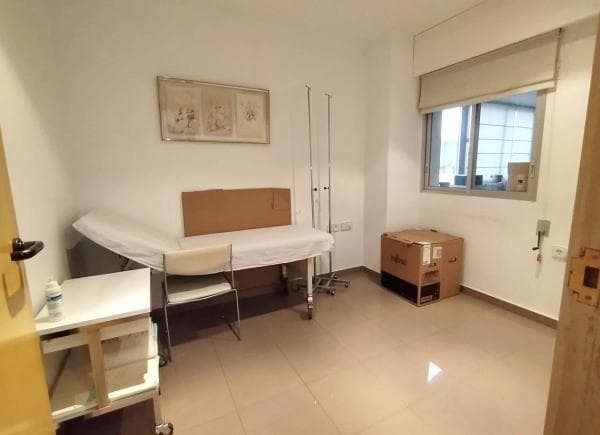Piso en venta en Barrio Casco Histórico-Santa Cruz, Alicante / Alacant photo 1
