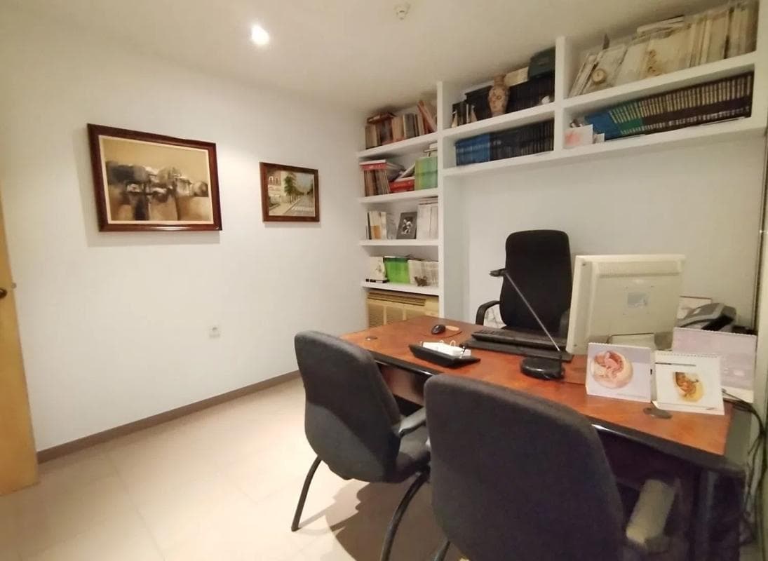 Venta de piso en Barrio Casco Histórico-Santa Cruz, Alicante / Alacant
photo 4
