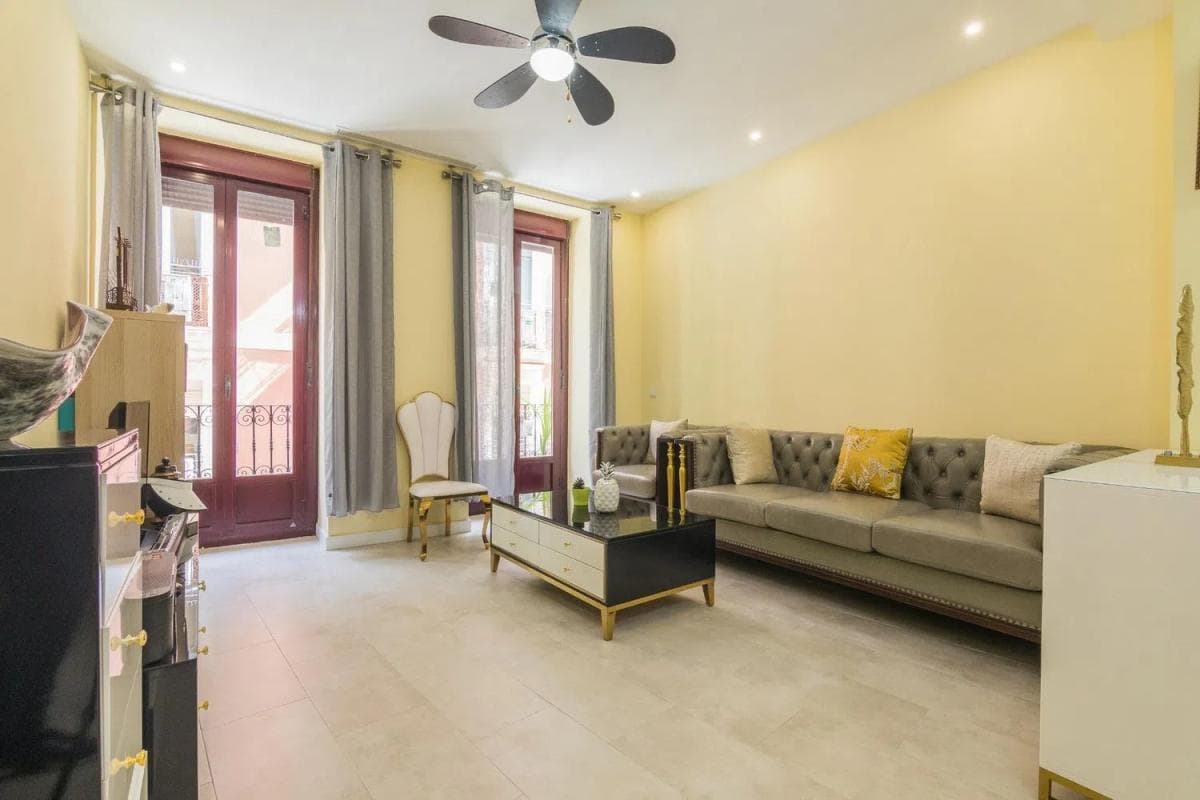 Venta de piso en Barrio Centro Tradicional, Alicante / Alacant
photo 2