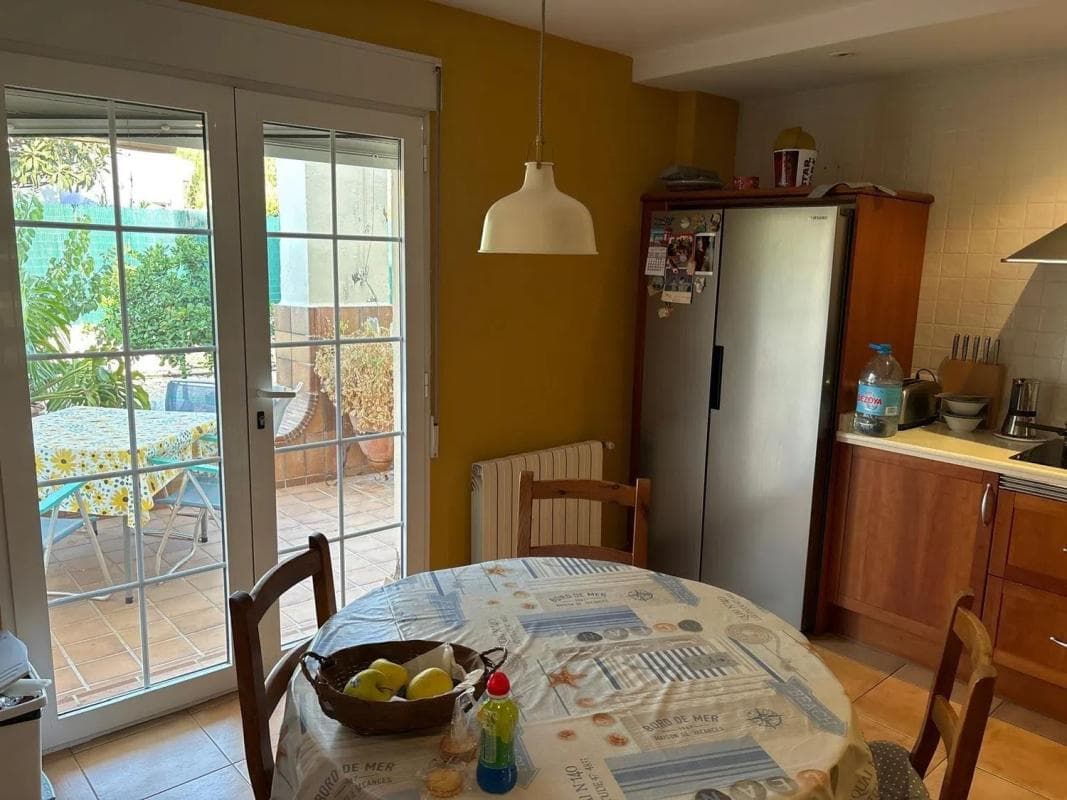Properties for sale and rent in Spain photo 4