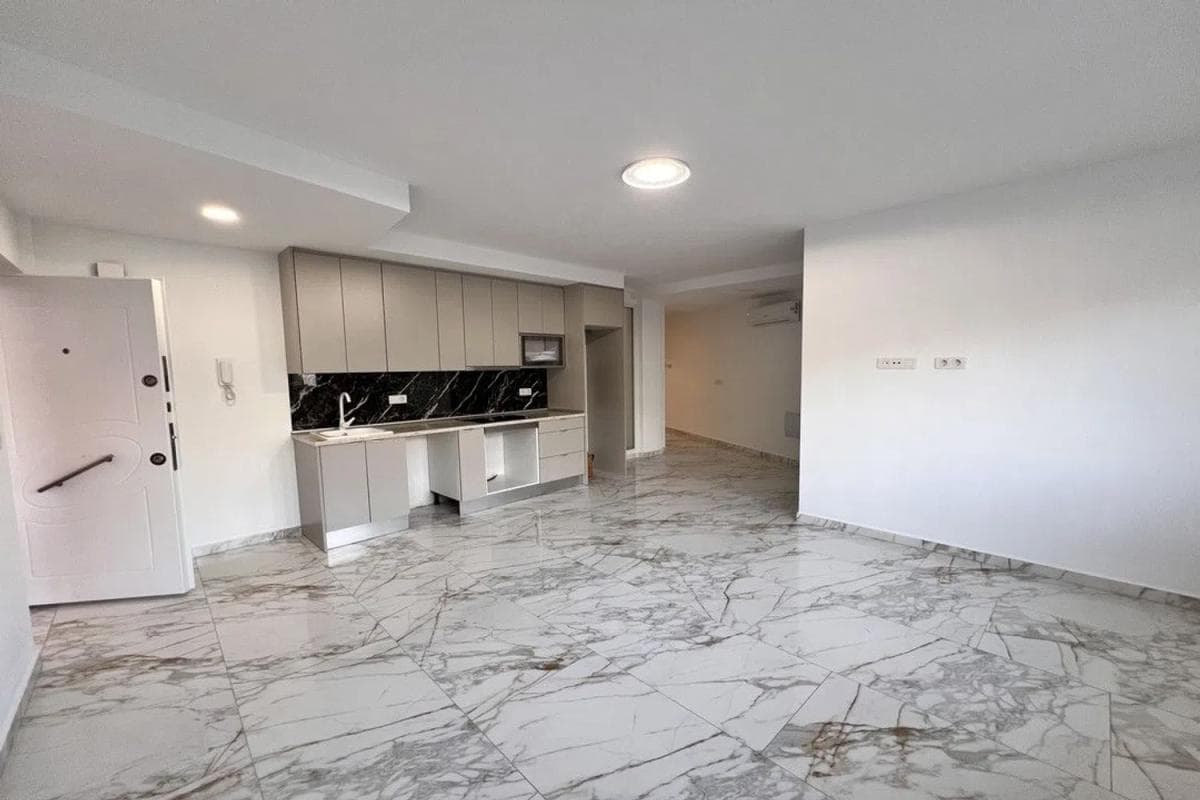 Sale of apartment in Calle Finlandia, 33 A, Torrevieja
photo 3