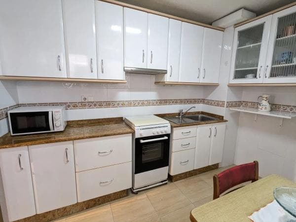 Piso en venta en Barrio Playa de los Náufragos, Torrevieja thumbnail 2