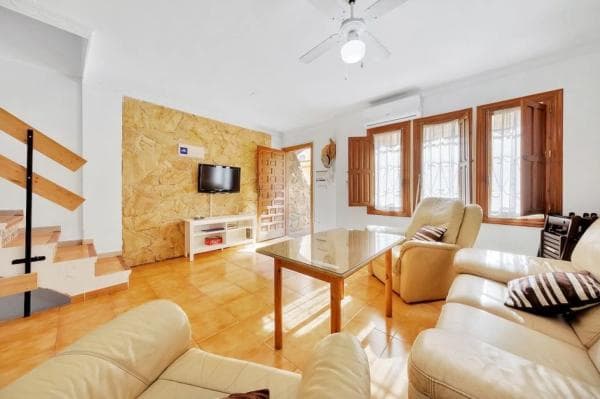 Chalet adosado photo 1
