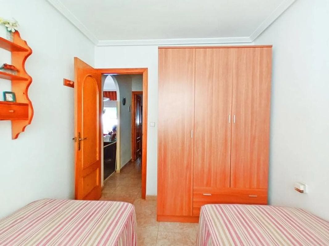 Sale of apartment in Avenida Virgen del Carmen, Torrevieja
photo 5