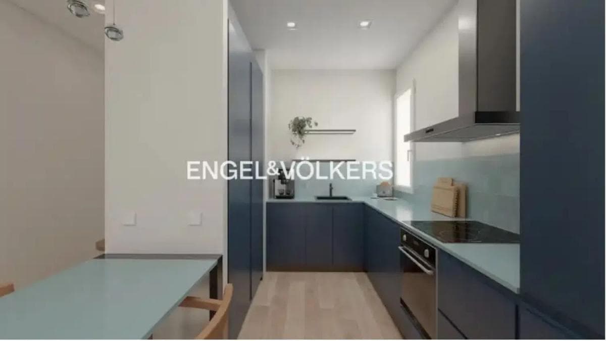 Venta de piso en Calle Nou de la Rambla, Barcelona
photo 2