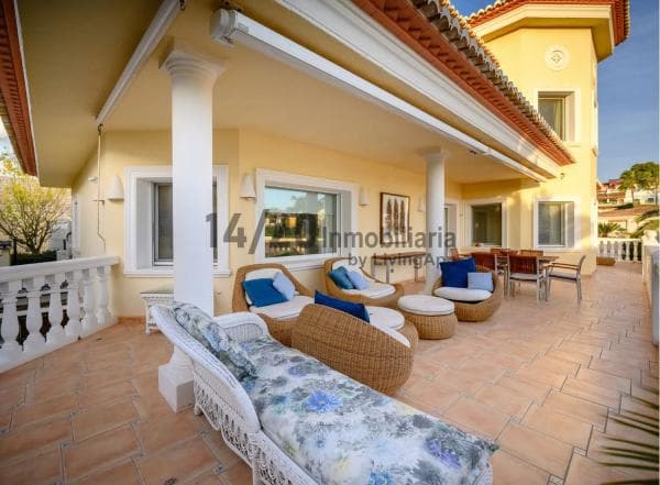 Casa independiente en avenida del Portet photo 1