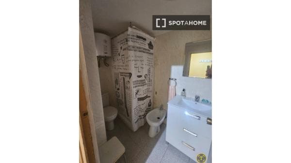 Habitación en piso compartido en valència thumbnail 2